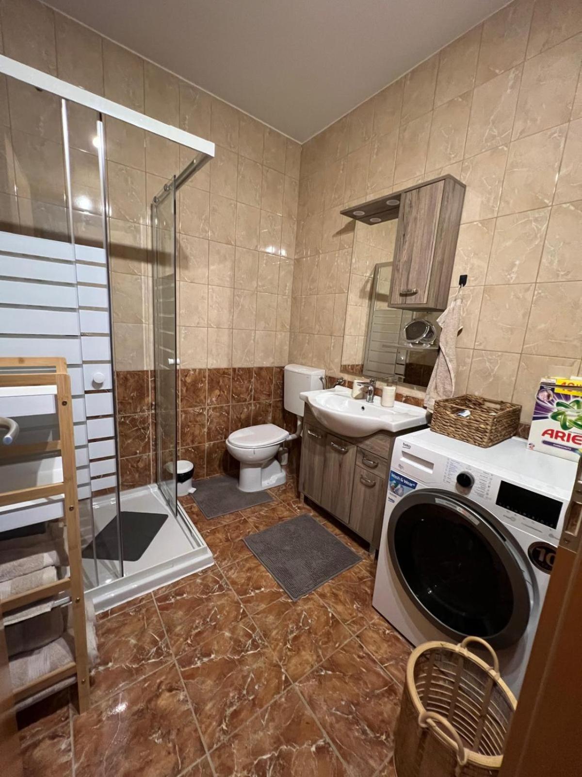 Centralpark Suites Maribor Bagian luar foto